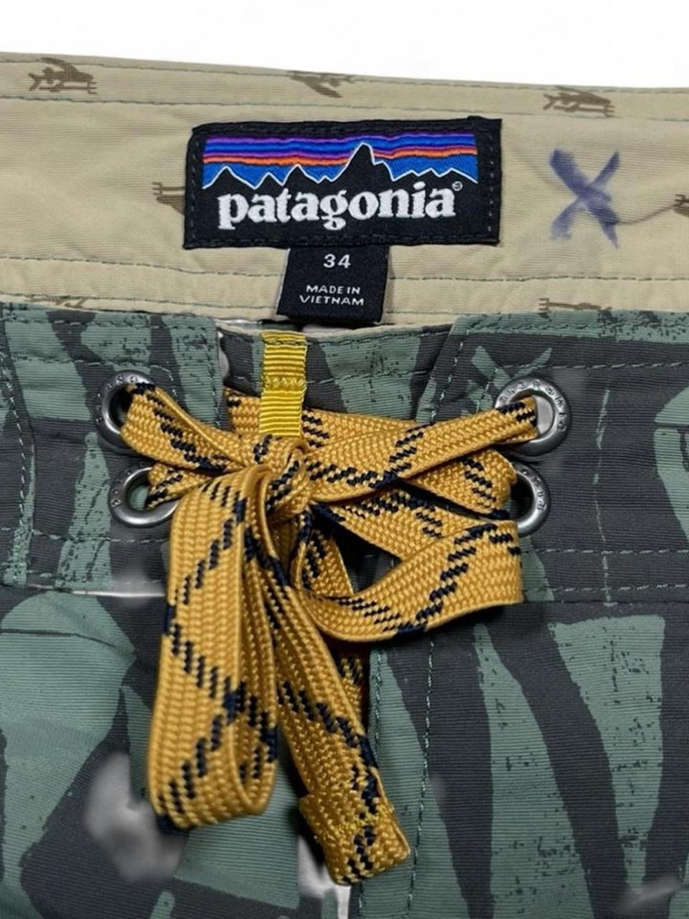 Patagonia Wavefarer Board Shorts Hemlock Green Swimwear Size W34 L8 Trunks Beach - Picture 7 of 10